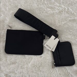 Aritzia Black Wristlet Set